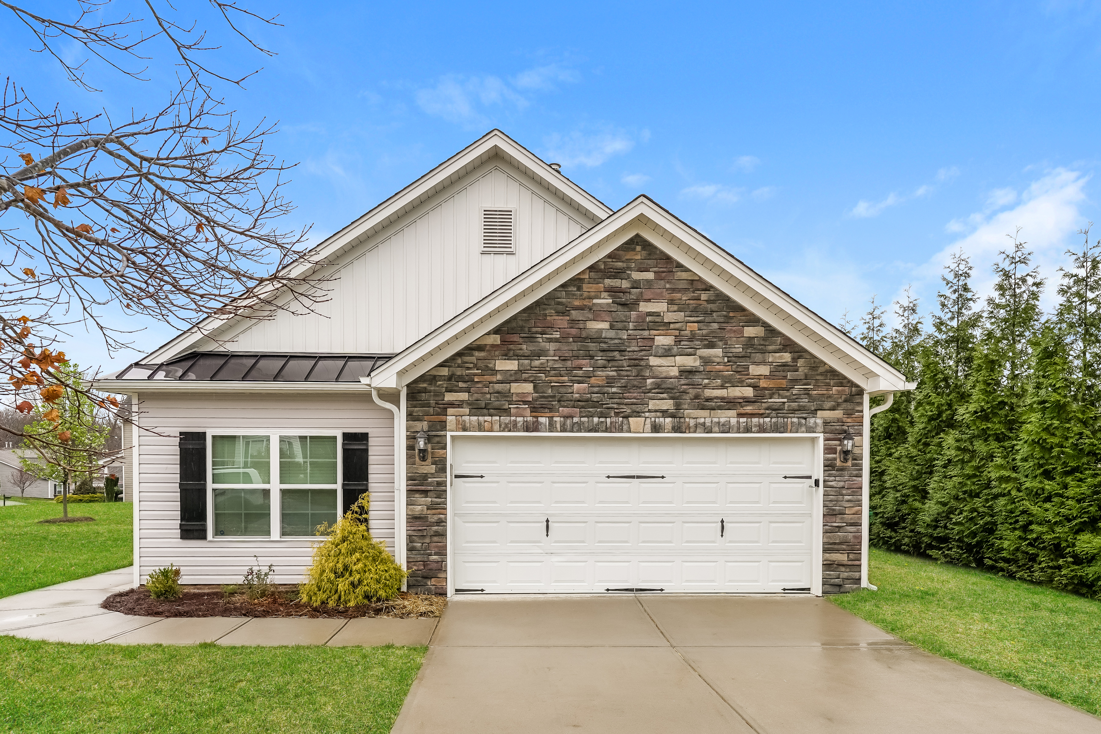 3175 YORK PLACE DR WALKERTOWN, NC 27051